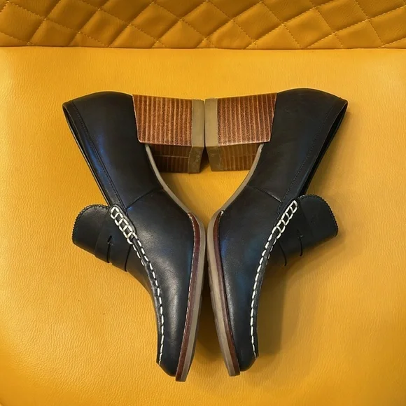 Sperry Topsider Seaport Penny Heel - Picture 2 of 8